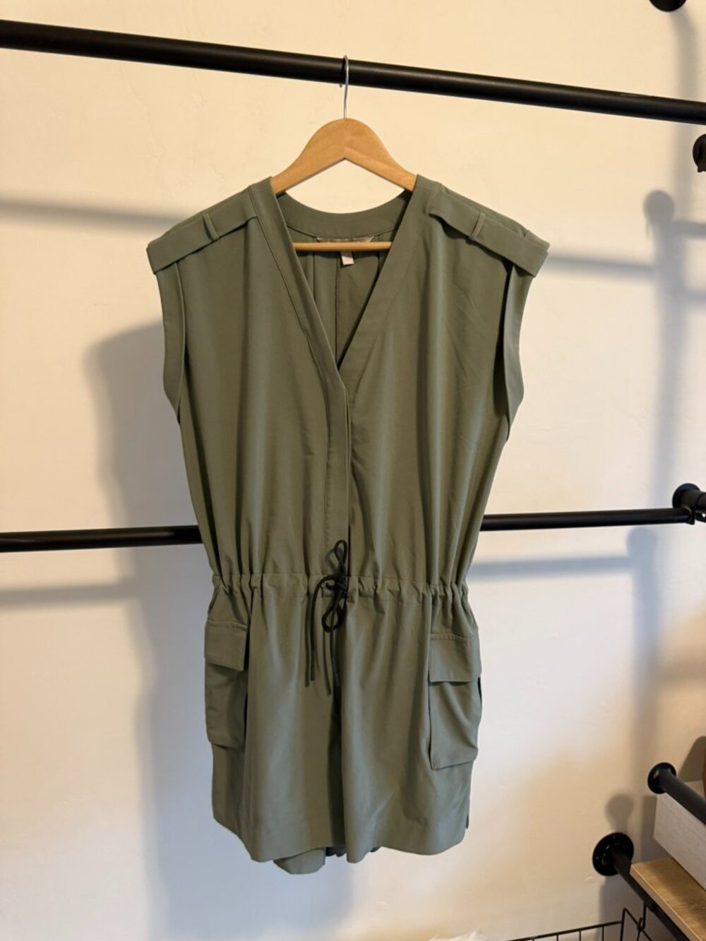 Athleta Sutton Olive Green Cargo Romper 4 - Picture 5 of 12